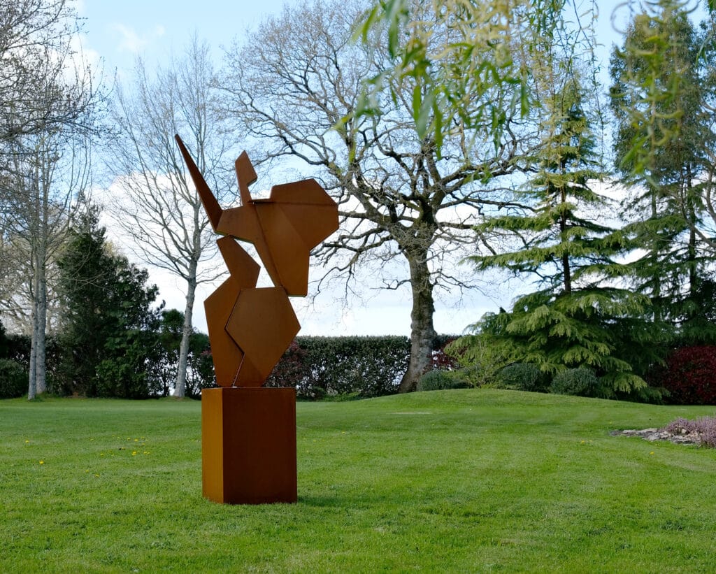 sculpture acier corten