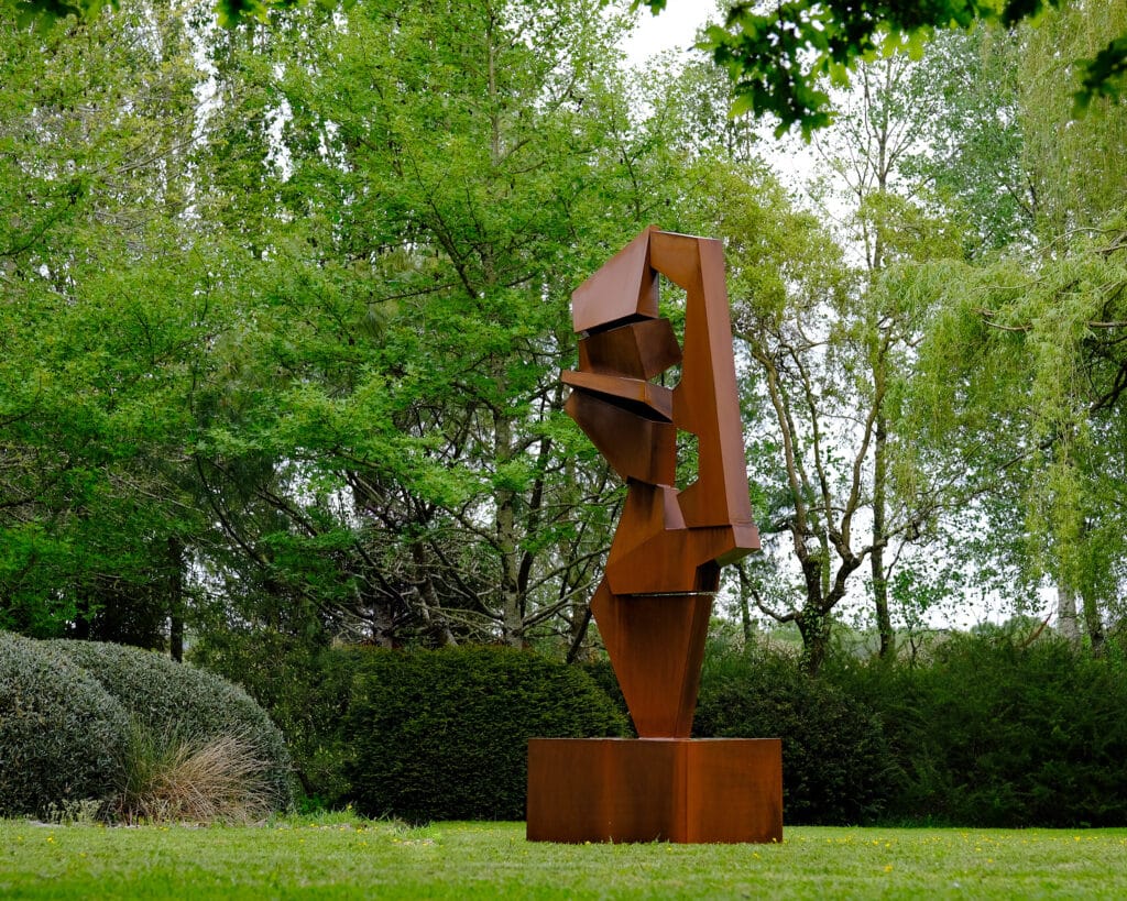 sculpture en acier corten por jardin extérieur