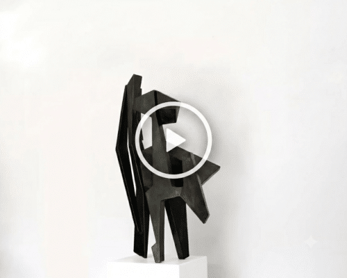 vidéo de la sculpture de forme abstraite en métal l'angle des certitudes, oeuvre contemporaine