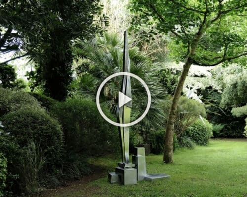 vidéo de la sculpture érosion de l'instinct une oeuvre contemporaine pour jardins et demeures modernes
